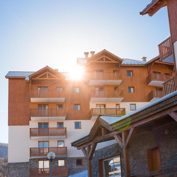découvrez les meilleures offres et codes promo pour puy saint vincent ! profitez de réductions exclusives sur vos séjours, activités et plus encore dans cette station de ski des alpes. ne manquez pas l'occasion d'économiser tout en profitant de vos vacances au cœur des montagnes.