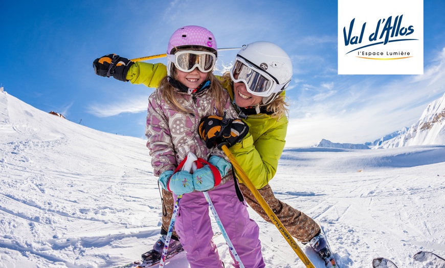 découvrez nos offres exceptionnelles pour le ski à la foux d'allos ! profitez de remises incroyables sur les forfaits de ski, la location de matériel et bien plus encore. vivez des moments inoubliables dans les alpes, avec des pistes adaptées à tous les niveaux. réservez dès maintenant et partez à l'aventure !